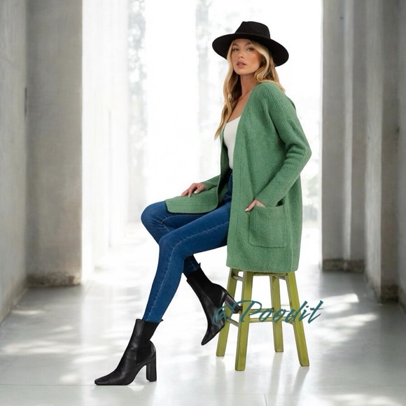 tres chic Sweaters - TRES CHIC Gorgeous green ribbed open front part wool cardigan S M L
